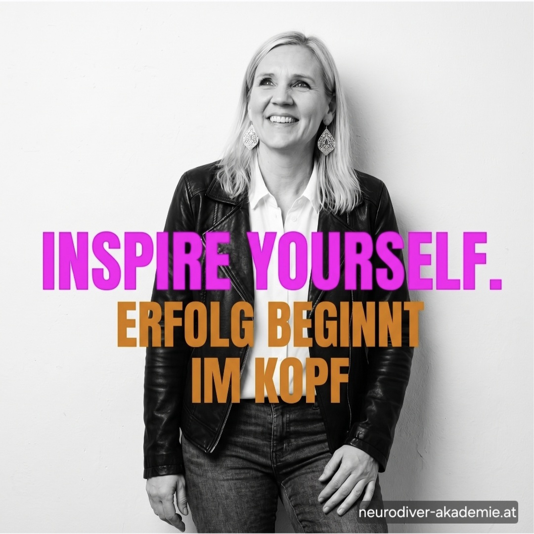 Patricia Weibold auf einem Schwarz-Weiß-Foto mit dem Schriftzug Inspire Yourself. Erfolg beginnt im Kopf.
